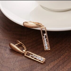 NEW Sparkly Zircon Vertical Drop Earrings